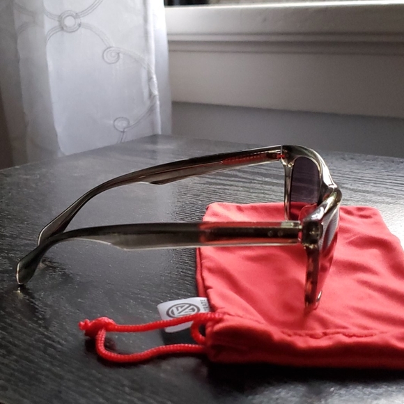 NWOT Filtrate Sunglasses: Surry - Picture 4 of 10